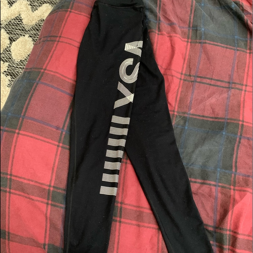 Victoria’s Secret sports leggings